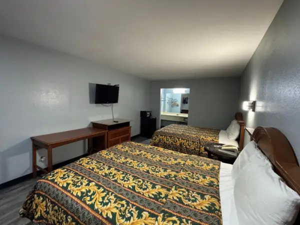 Claremore Motor Inn 6