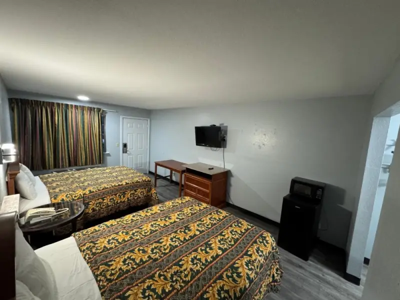 Double Room with Two Double Beds - Smoking